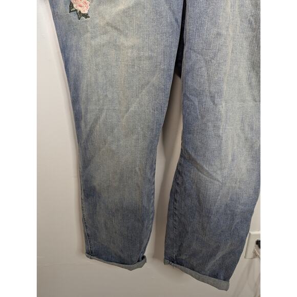 NWT Torrid Floral Embroidered Vintage Stretch Crop Overalls in Medium Wash - Picture 3 of 9